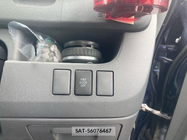 Toyota VOXY 2007-07 7730073-19