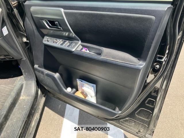 Toyota VOXY 2013-07 7730070-12