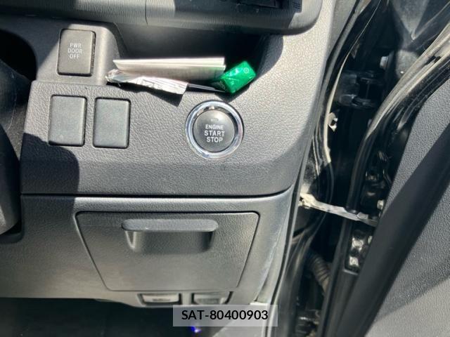 Toyota VOXY 2013-07 7730070-14