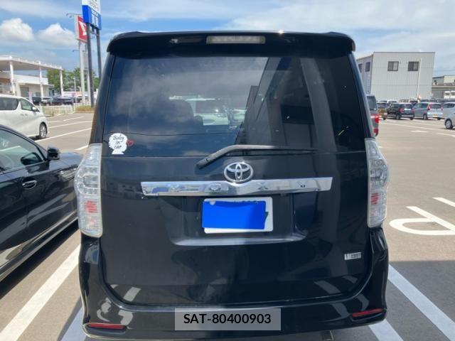 Toyota VOXY 2013-07 7730070-1
