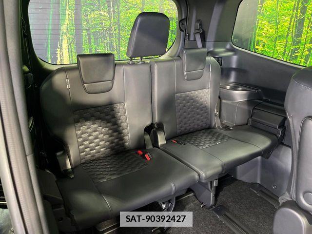 Toyota VOXY 2026-06 7730060-9