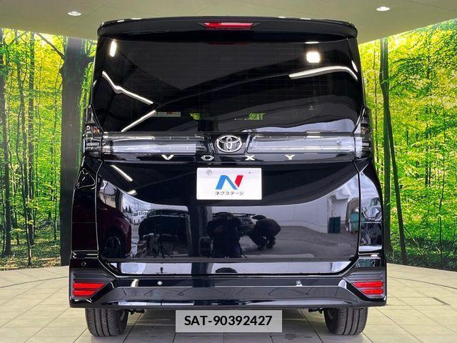 Toyota VOXY 2026-06 7730060-15