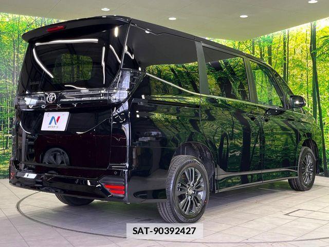 Toyota VOXY 2026-06 7730060-17