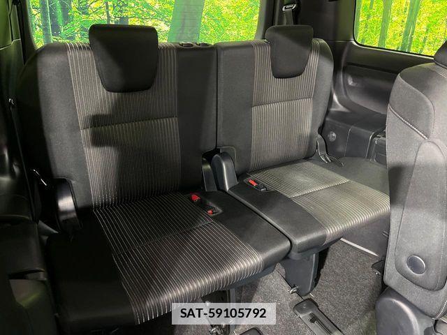 Toyota VOXY 2018-03 7730062-9