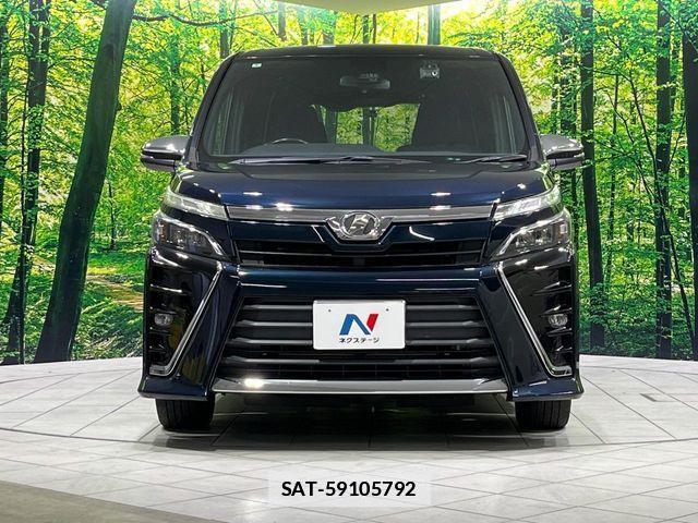 Toyota VOXY 2018-03 7730062-14