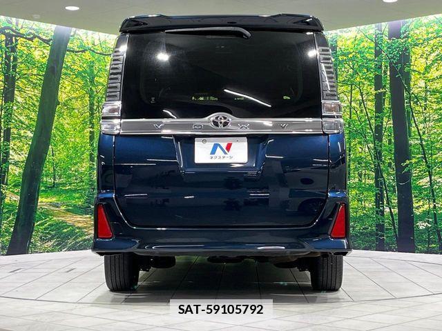 Toyota VOXY 2018-03 7730062-15