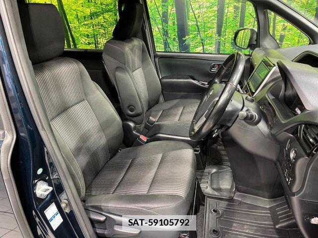 Toyota VOXY 2018-03 7730062-7