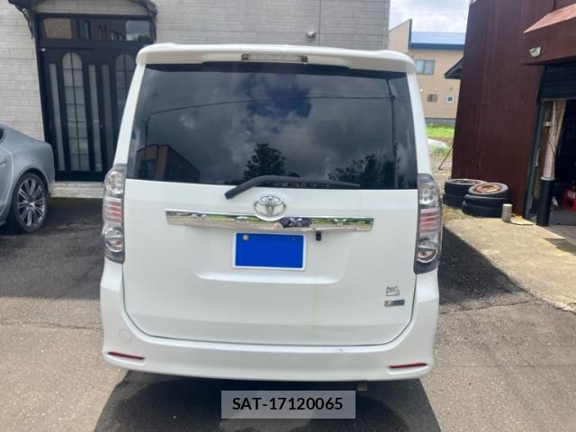 Toyota VOXY 2007-09 7730072-4
