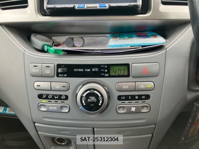 Toyota VOXY 2005-12 7730075-17