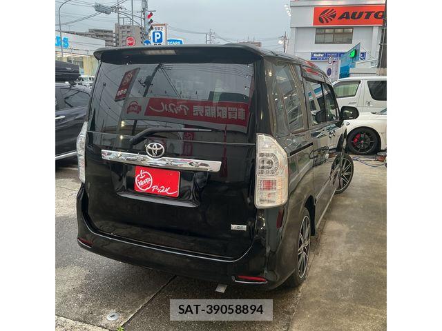 Toyota VOXY 2013-11 7730066-2
