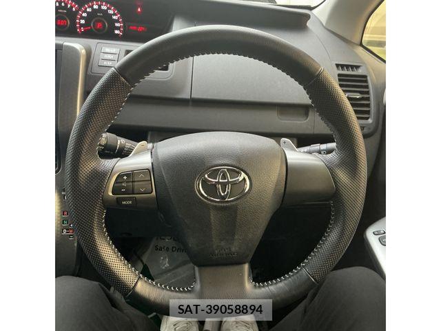 Toyota VOXY 2013-11 7730066-4