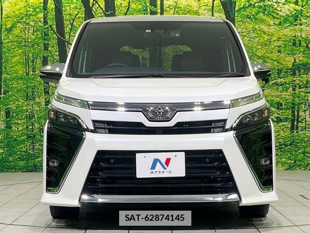 Toyota VOXY 2021-03 7730061-14
