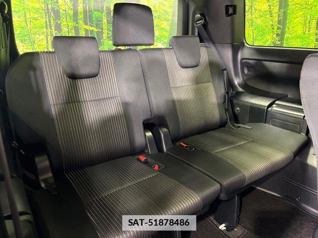 Toyota VOXY 2018-07 7789997-10