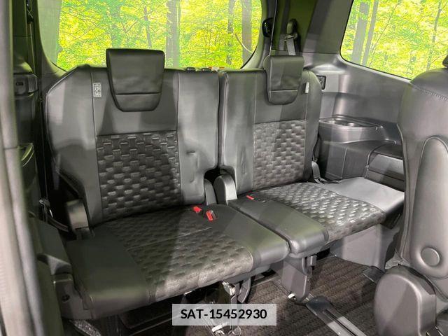 Toyota VOXY 2023-06 7790001-9