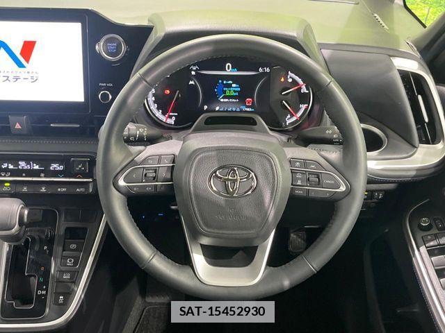Toyota VOXY 2023-06 7790001-11