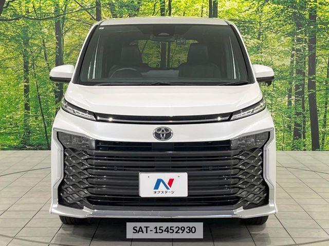 Toyota VOXY 2023-06 7790001-14