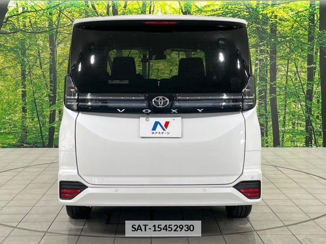 Toyota VOXY 2023-06 7790001-15