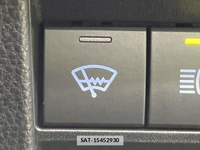 Toyota VOXY 2023-06 7790001-6
