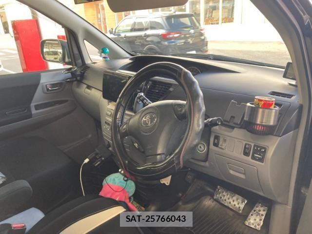 Toyota VOXY 2005-07 7789987-13