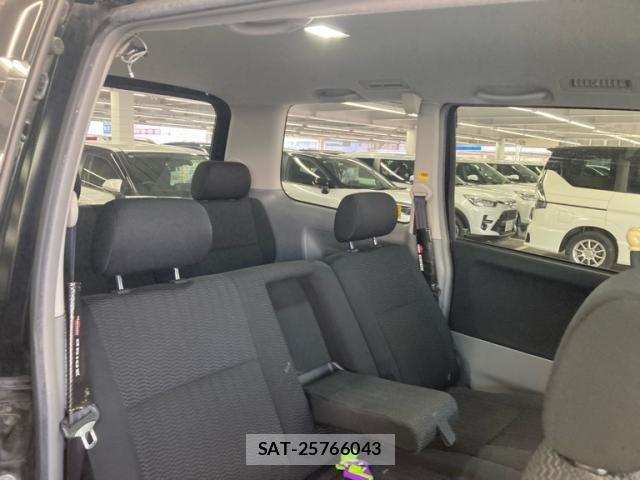 Toyota VOXY 2005-07 7789987-15