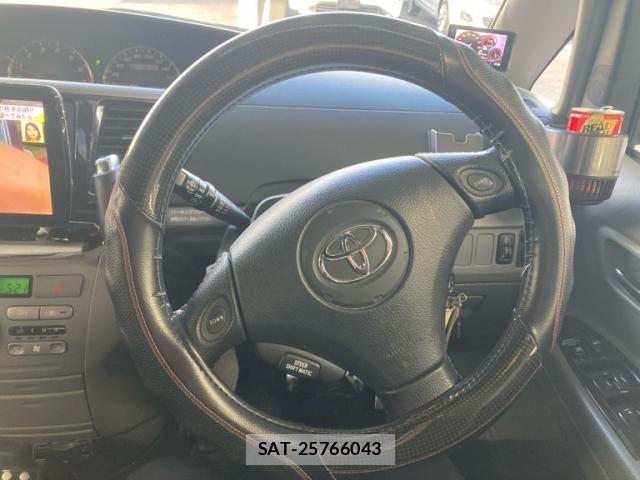 Toyota VOXY 2005-07 7789987-16