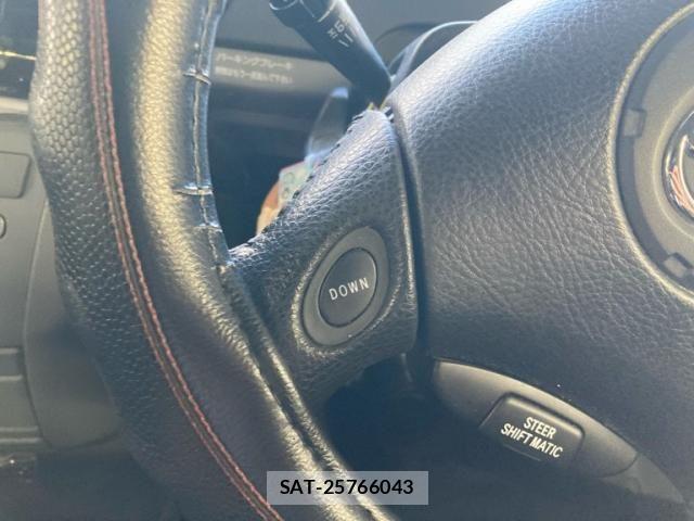 Toyota VOXY 2005-07 7789987-17