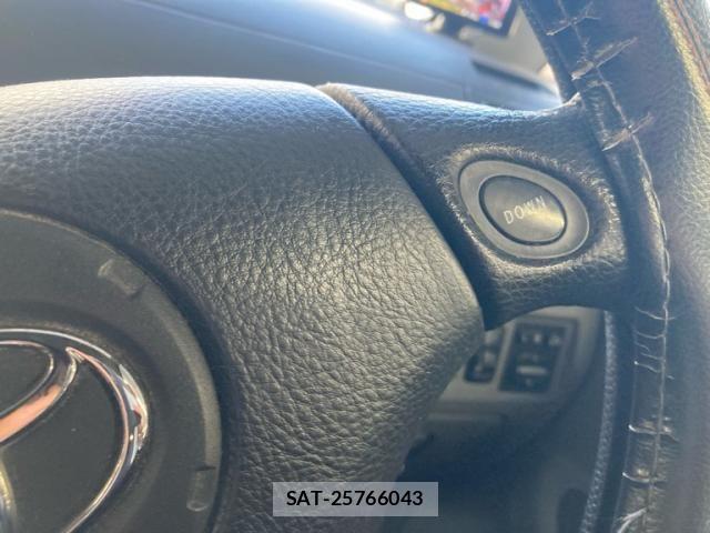 Toyota VOXY 2005-07 7789987-18