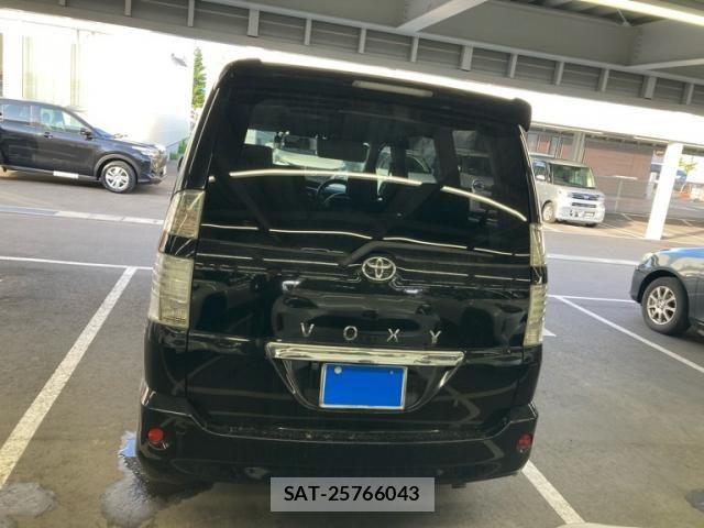 Toyota VOXY 2005-07 7789987-3