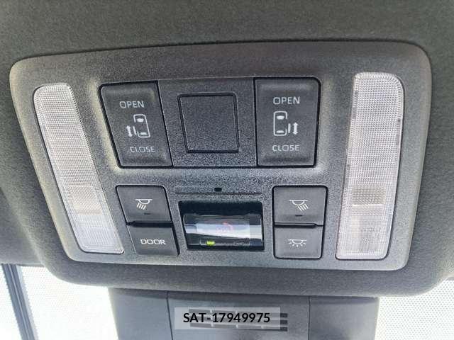 Toyota VOXY 2022-04 7790002-11