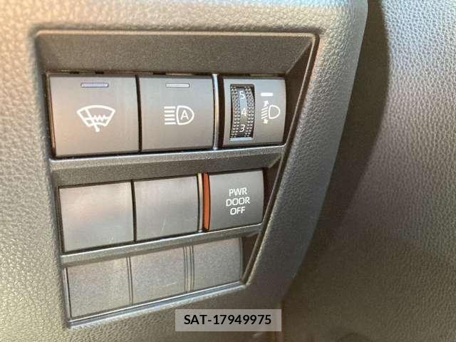 Toyota VOXY 2022-04 7790002-16