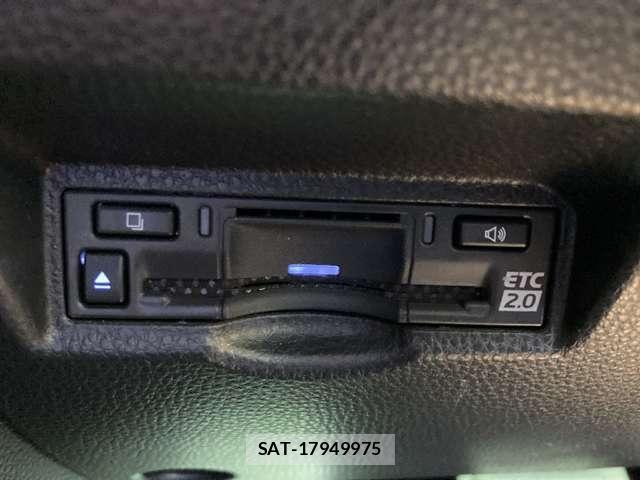Toyota VOXY 2022-04 7790002-17