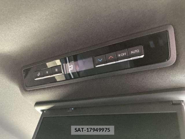 Toyota VOXY 2022-04 7790002-20