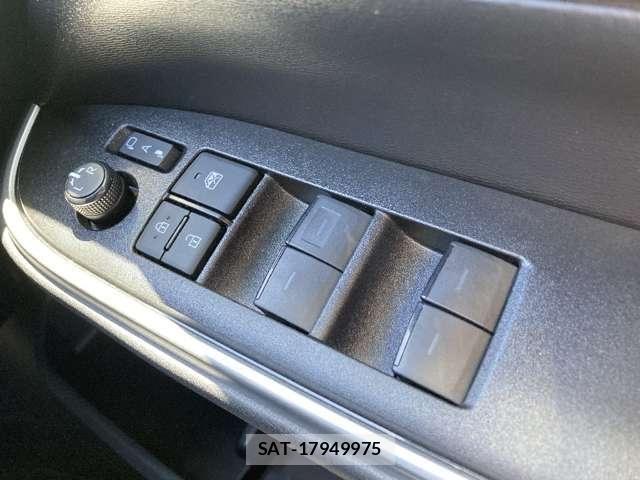 Toyota VOXY 2022-04 7790002-21