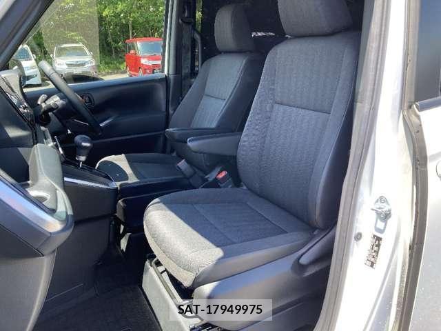 Toyota VOXY 2022-04 7790002-23