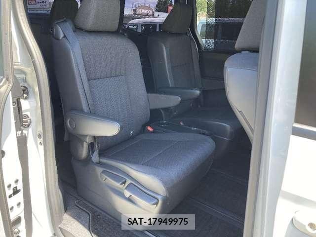 Toyota VOXY 2022-04 7790002-24