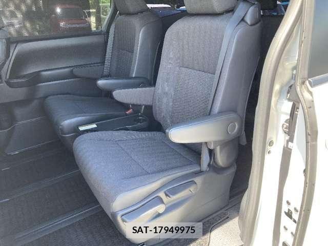Toyota VOXY 2022-04 7790002-25