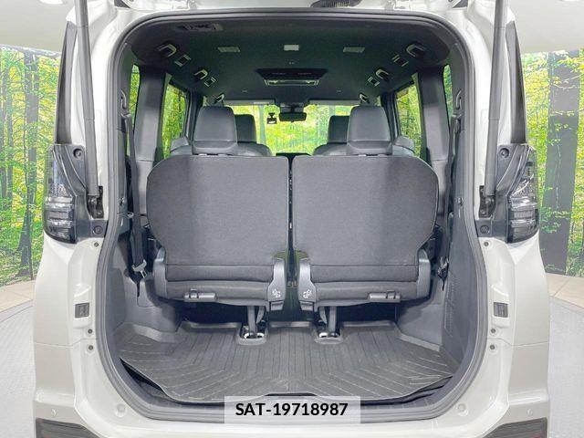 Toyota VOXY 2023-03 7790004-11