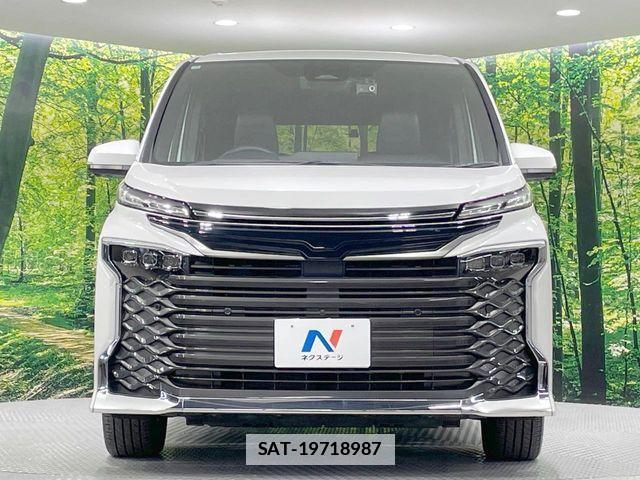 Toyota VOXY 2023-03 7790004-15