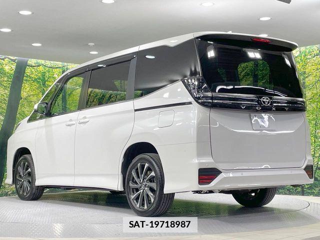 Toyota VOXY 2023-03 7790004-18