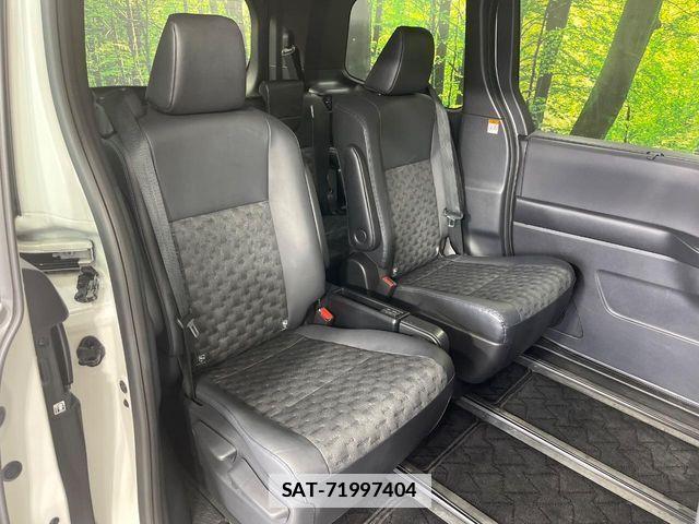 Toyota VOXY 2023-04 7789998-9
