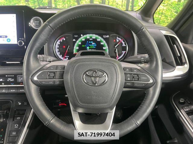 Toyota VOXY 2023-04 7789998-12