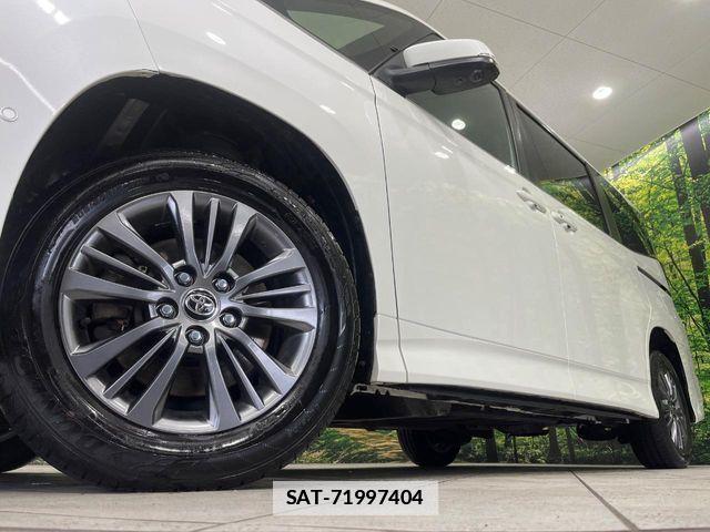 Toyota VOXY 2023-04 7789998-14