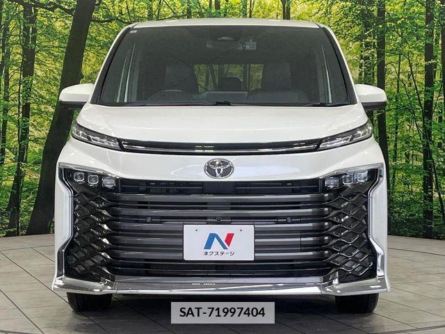 Toyota VOXY 2023-04 7789998-15