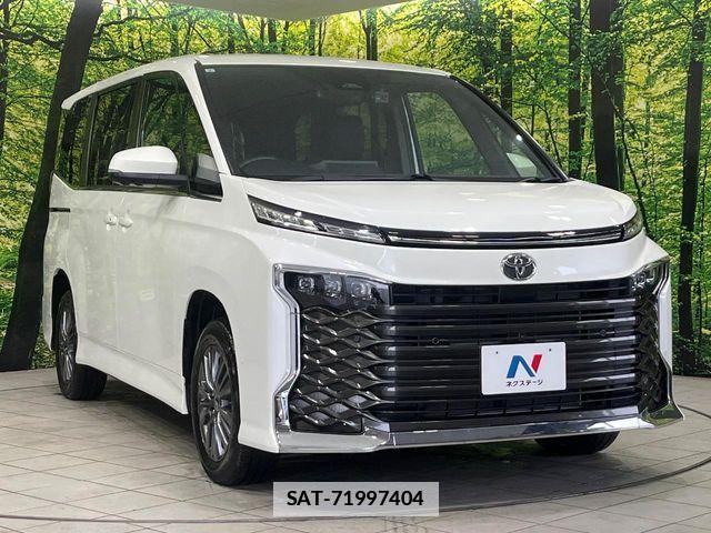 Toyota VOXY 2023-04 7789998-17