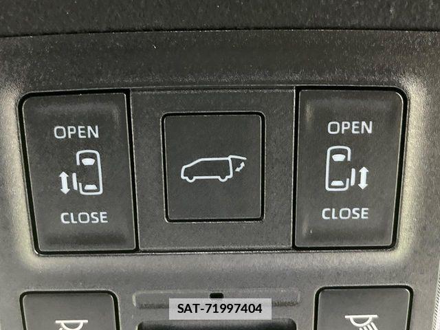 Toyota VOXY 2023-04 7789998-4