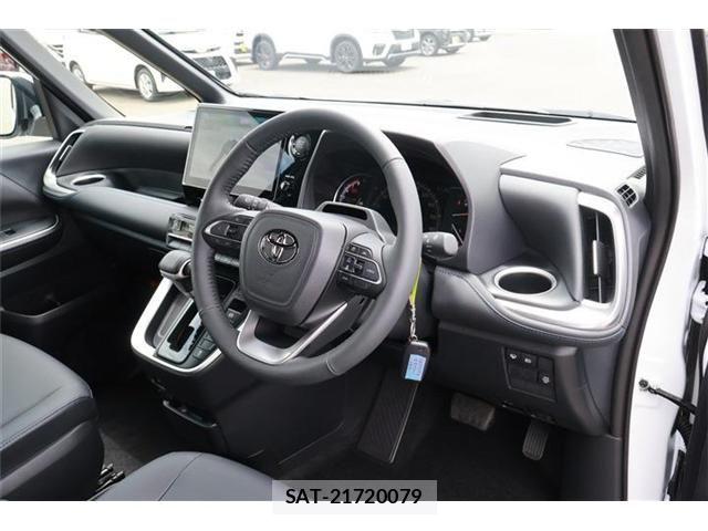 Toyota VOXY 2026-04 7880150-12