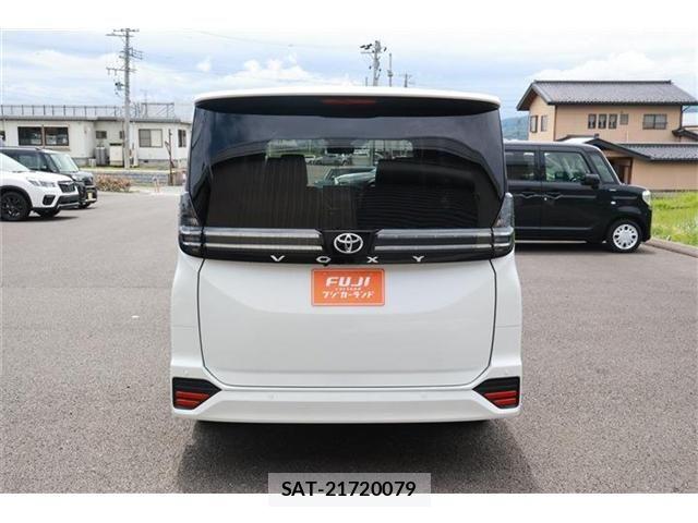 Toyota VOXY 2026-04 7880150-20