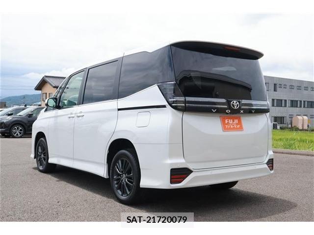 Toyota VOXY 2026-04 7880150-22