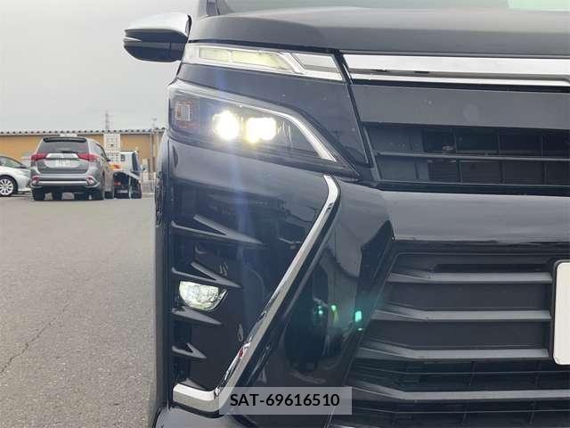 Toyota VOXY 2018-06 7880151-15