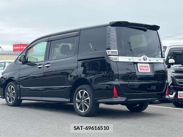 Toyota VOXY 2018-06 7880151-24